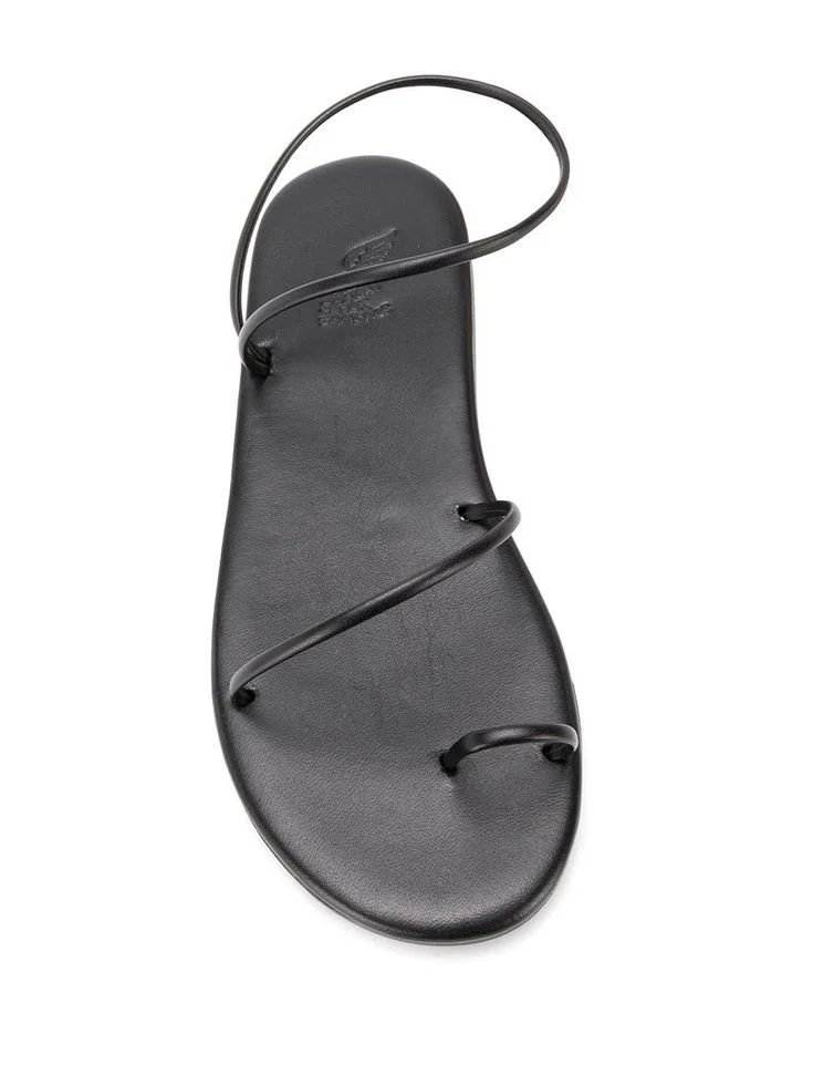 pecas-chave-verao-sandalias-minimalistas-confortaveis-03.jpeg