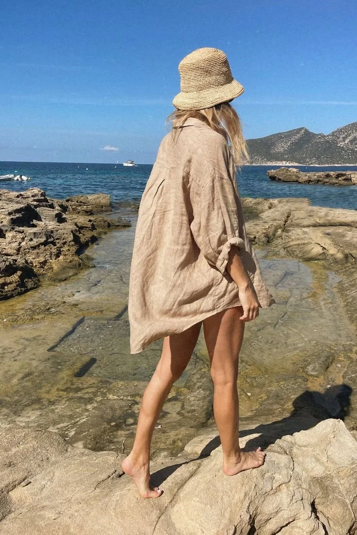 camisa-de-linho-feminina-look-praia-04.jpeg