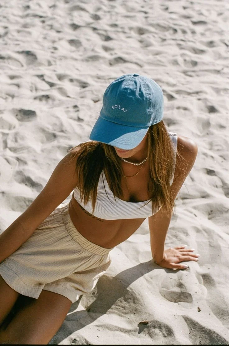 chapeus-femininos-acessorio-essencial-para-dias-praia-11.jpeg