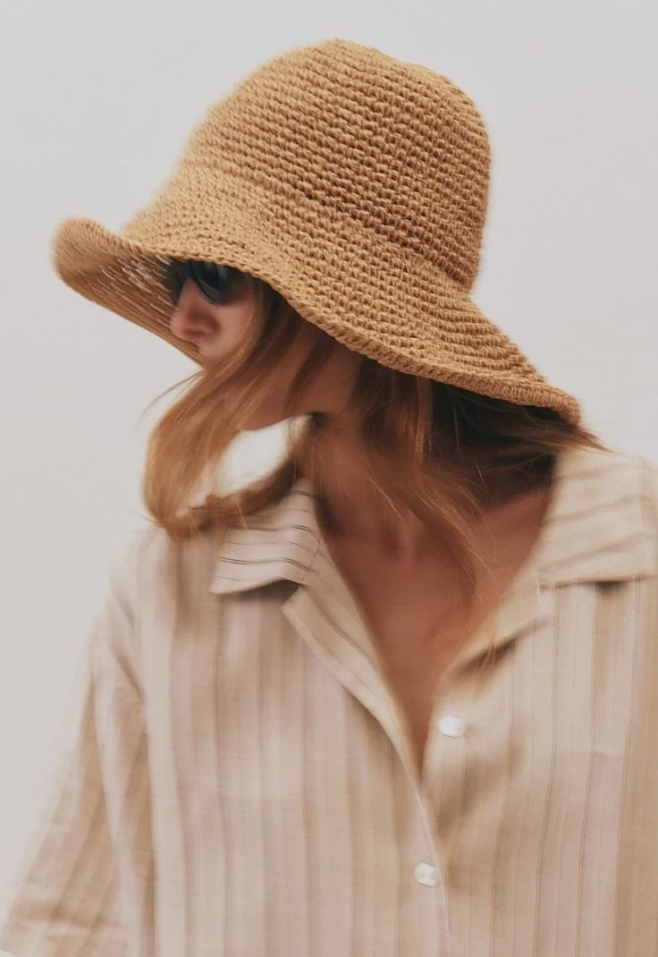 chapeus-femininos-acessorio-essencial-para-dias-praia-20.jpeg