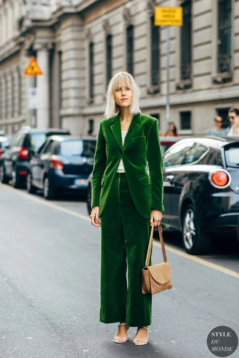 outono-look-verde-monocromatico-sofisticacao-minimalismo-04.jpg