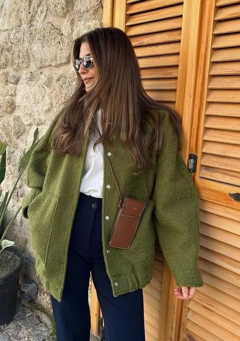 outono-look-verde-com-denim-casual-pratico-05.jpg