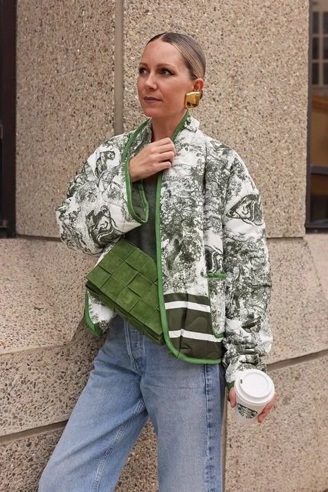 outono-look-verde-com-padroes-misturando-cor-estampas-03.jpg