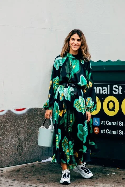 outono-look-verde-com-padroes-misturando-cor-estampas-06.jpg