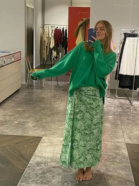 outono-look-verde-com-padroes-misturando-cor-estampas-08.jpg