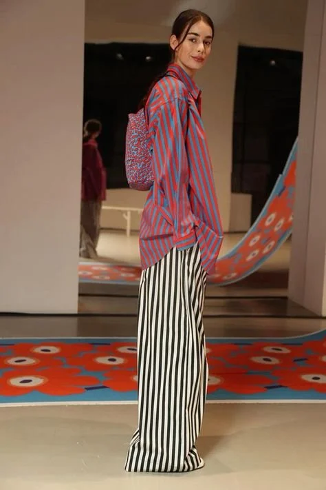 look-outono-calcas-riscas-verticais-elegancia-alongamento-silhueta-09.jpg