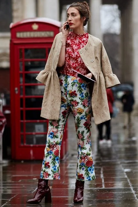 look-outono-calcas-flores-toque-feminino-romantico-05.jpg