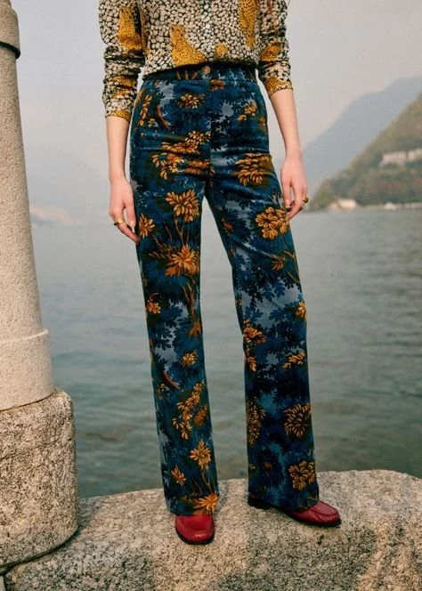 look-outono-calcas-flores-toque-feminino-romantico-08.jpg