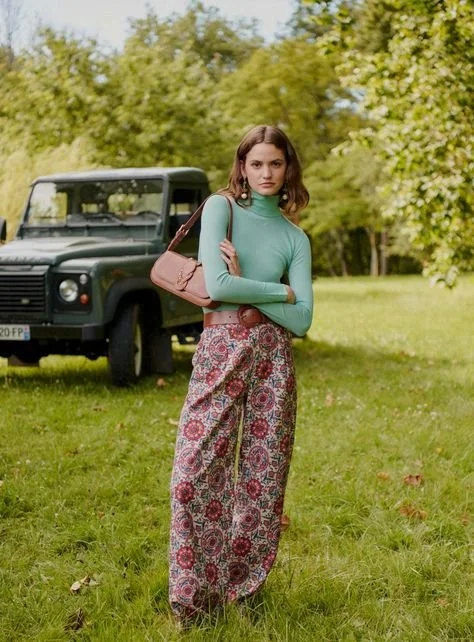look-outono-calcas-flores-toque-feminino-romantico-09.jpg