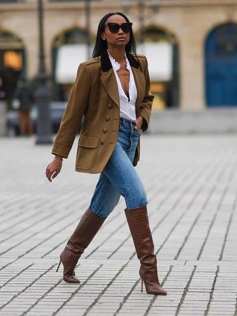 botas-de-cano-alto-com-jeans-e-casaco-estruturado-02.jpg