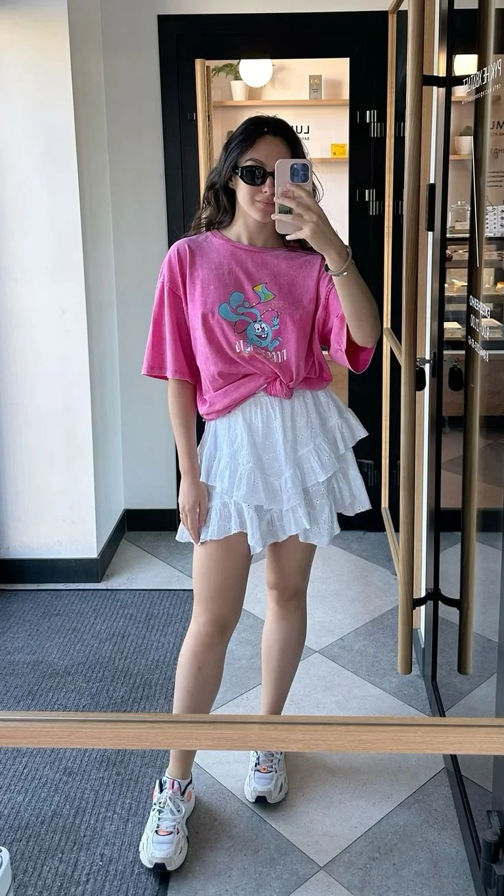 7-inspiracoes-looks-mini-fun-saia-mini-t-shirt-descontraida-10.jpeg