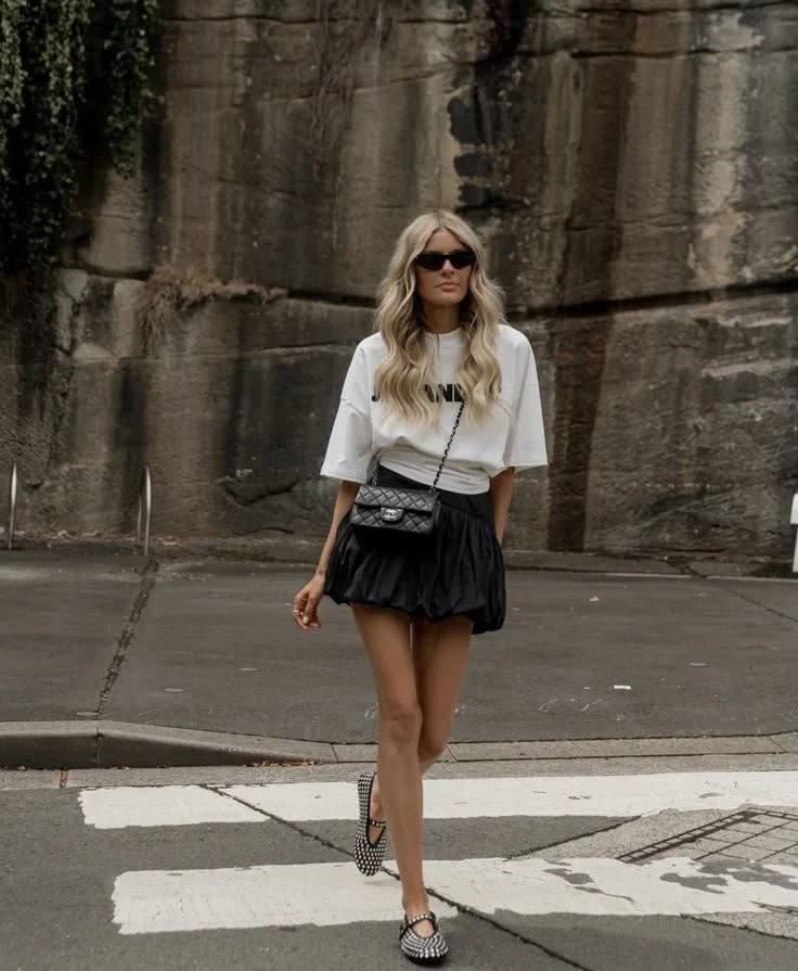 7-inspiracoes-looks-mini-fun-saia-mini-t-shirt-descontraida-11.jpeg