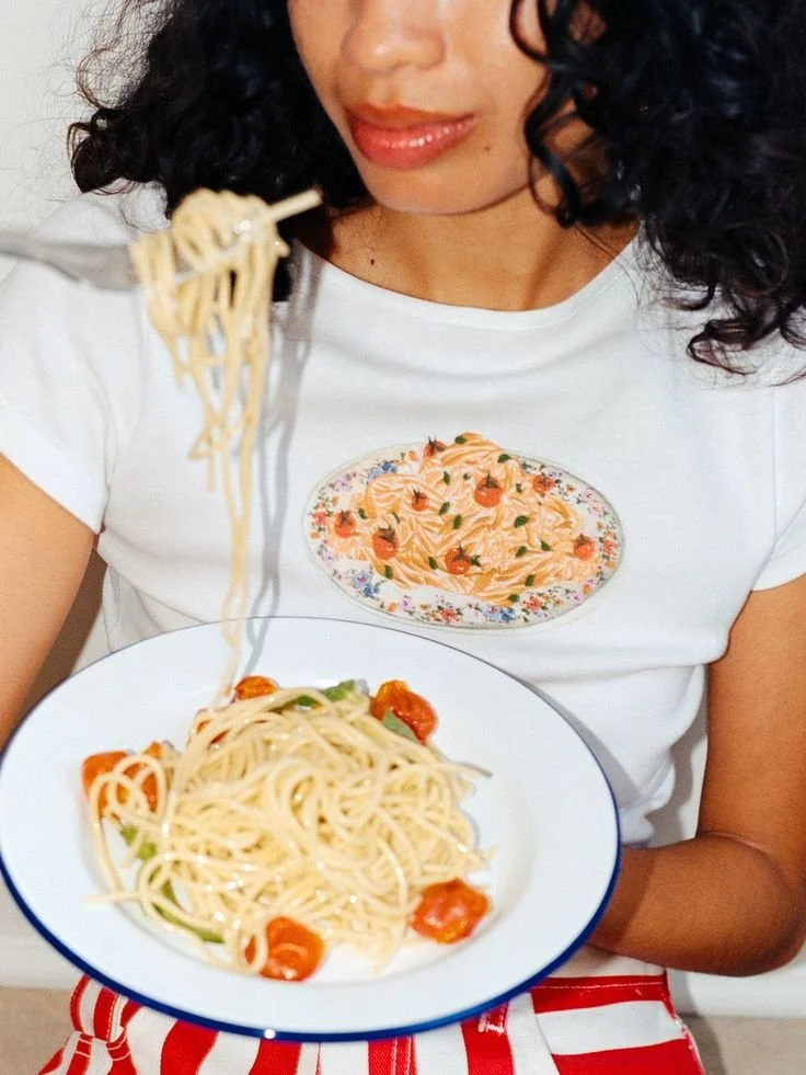 7-inspiracoes-looks-yummy-fashion-pecas-com-motivos-comida-07.jpeg