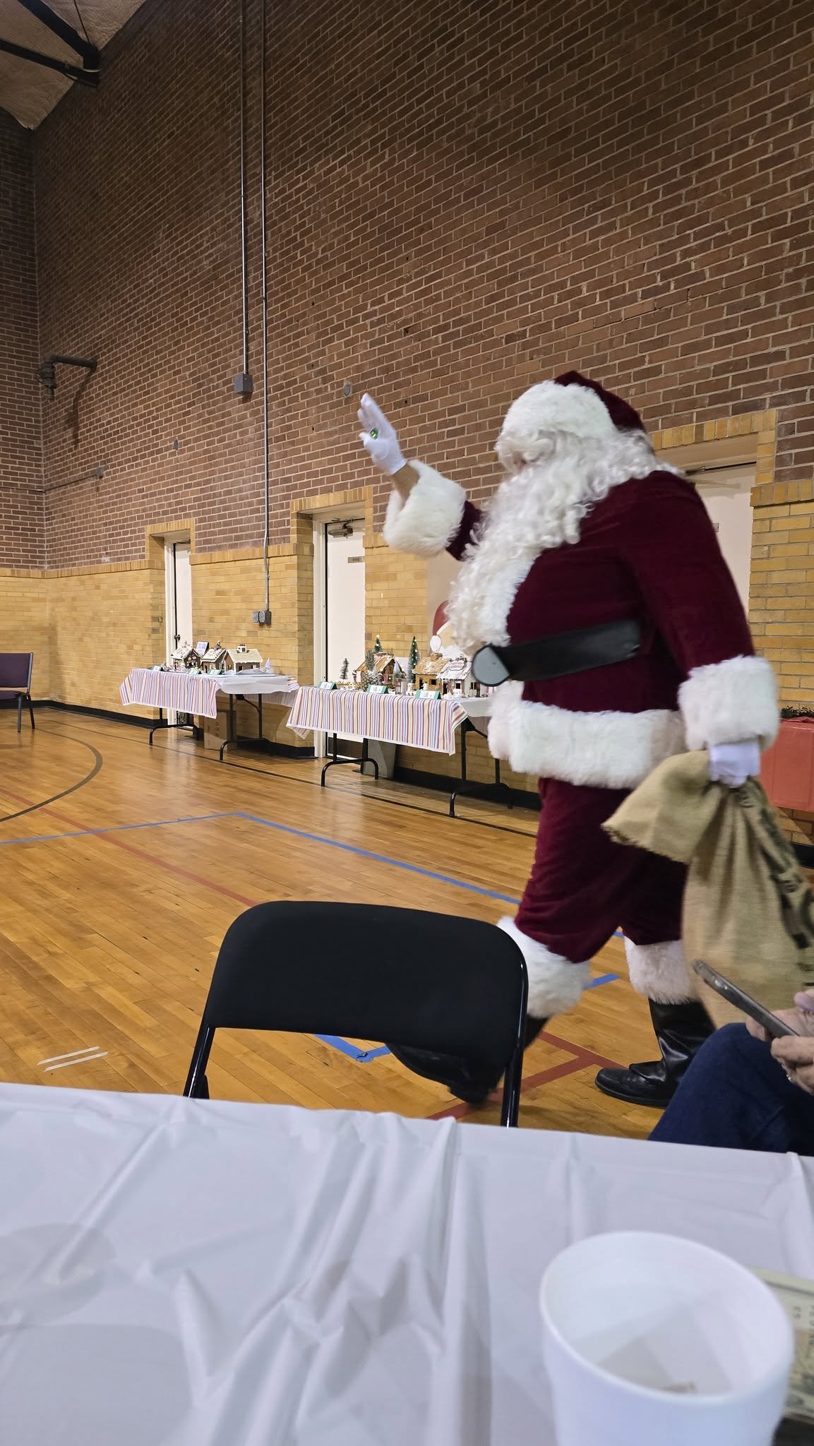 Kiwanis Club of Lexington Brings Christmas Cheer to American Children’s Homes