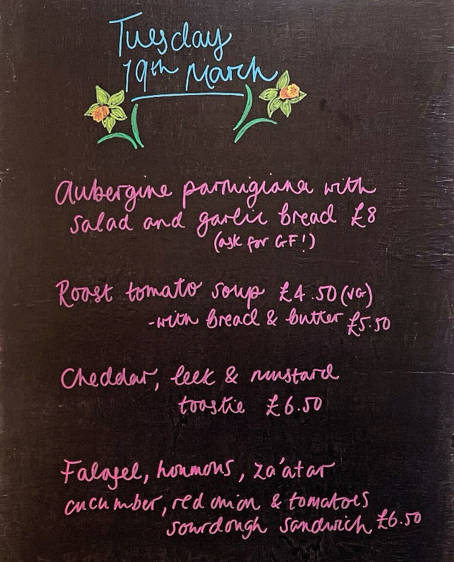 Another perfect menu day 👌 want everything! 

#parmigiana #aubergine #tomatosoup🍅 #toastie #homemade #falafel #hummus #pickles #sourdoughbread #coffee #cake #kombucha #springtime #loughboroughjunction #platformcafe #locallunch #veggie #vegan #ethic