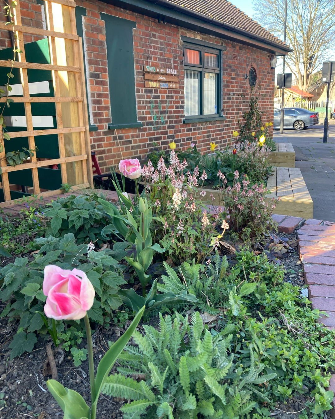 The new outdoor garden seating area has really bedded in with spring bulbs flowering 🌷

It&rsquo;s successfully reduced litter and antisocial behaviour, improving safety  particularly for the playground and immediate area.

Swipe to see how this are