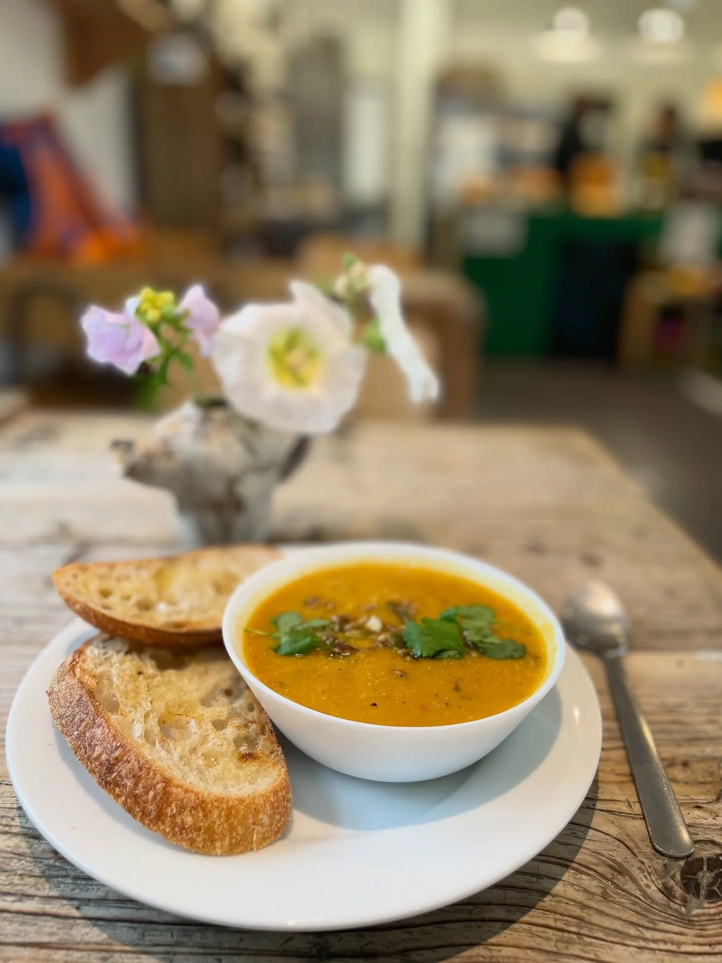 On the lunch menu this week: Thai inspired squash &amp; coconut soup, and miso tofu rice bowl with soy &amp; sesame cabbage, sweetcorn &amp; pickled slaw 🍴 

#lunch #cafe #vegetarian #plantbased #healthy #meal #soup #brixton #camberwell #loughboroug