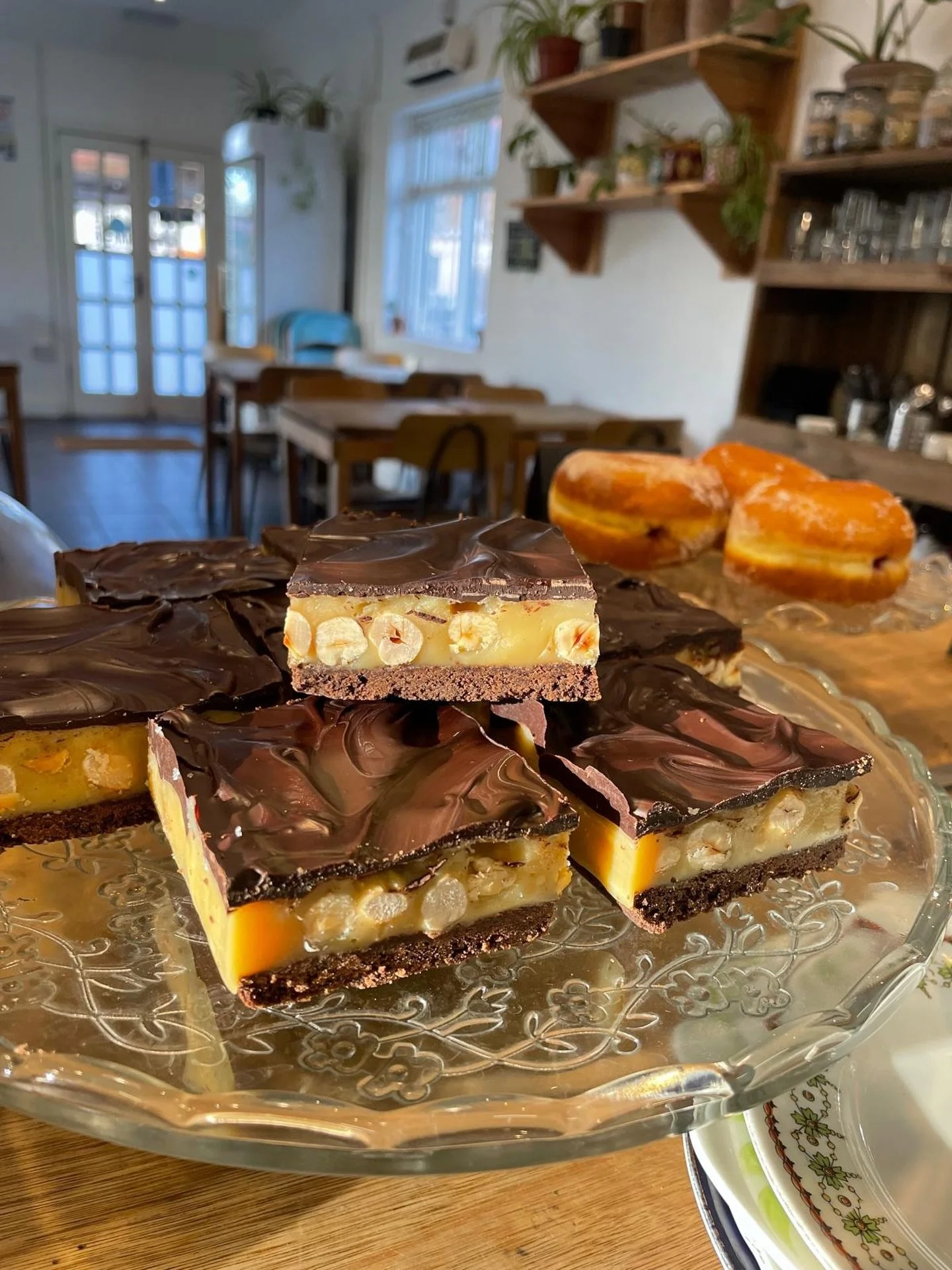 Spiced hazelnut millionaire&rsquo;s shortbread 🤩

#bakes #snack #cafe #Brixton #LoughboroughJunction
