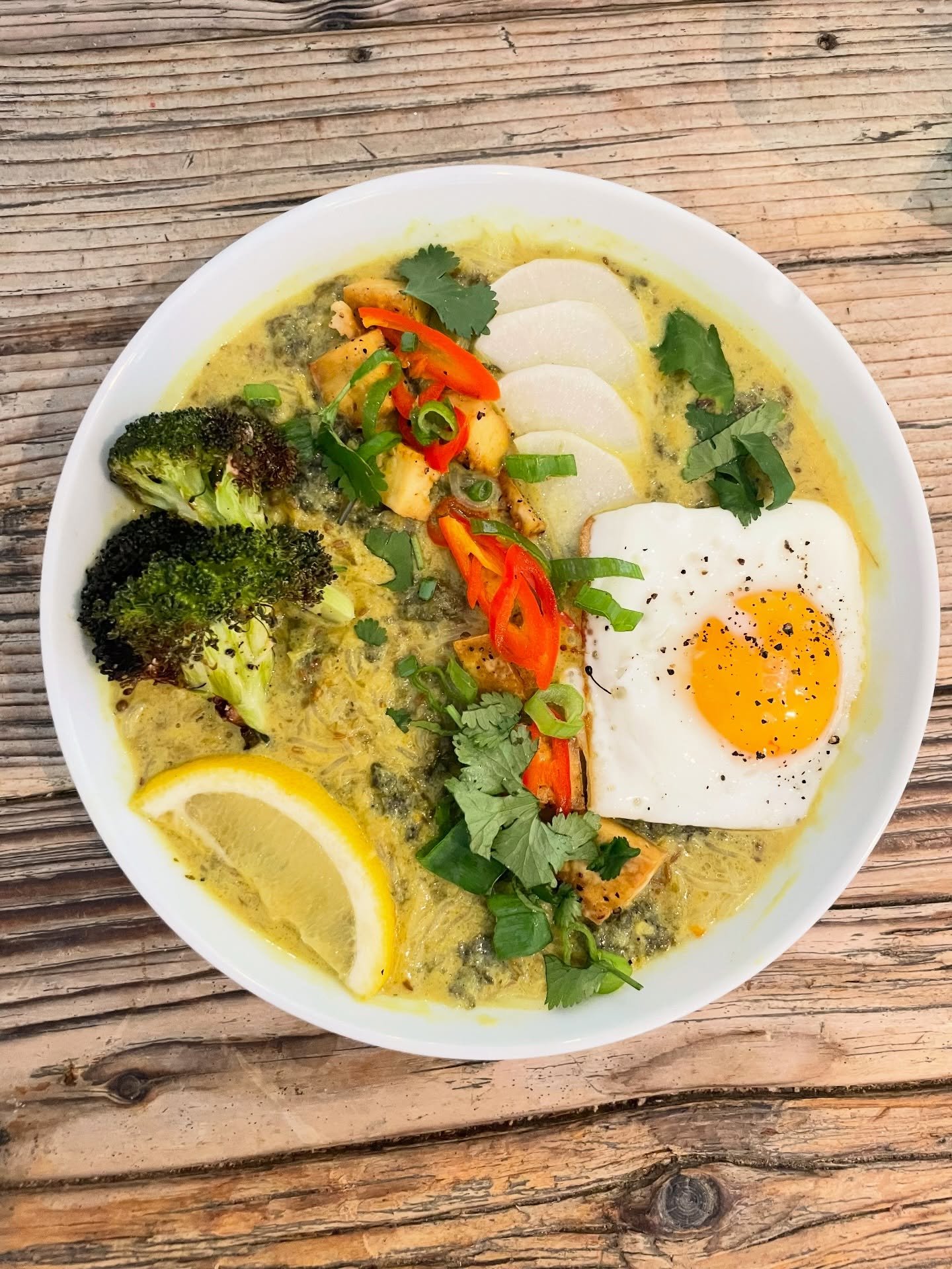 Warming noodle laksa 🍜 

#lunch #food #cafe #loughboroughjunction #brixton