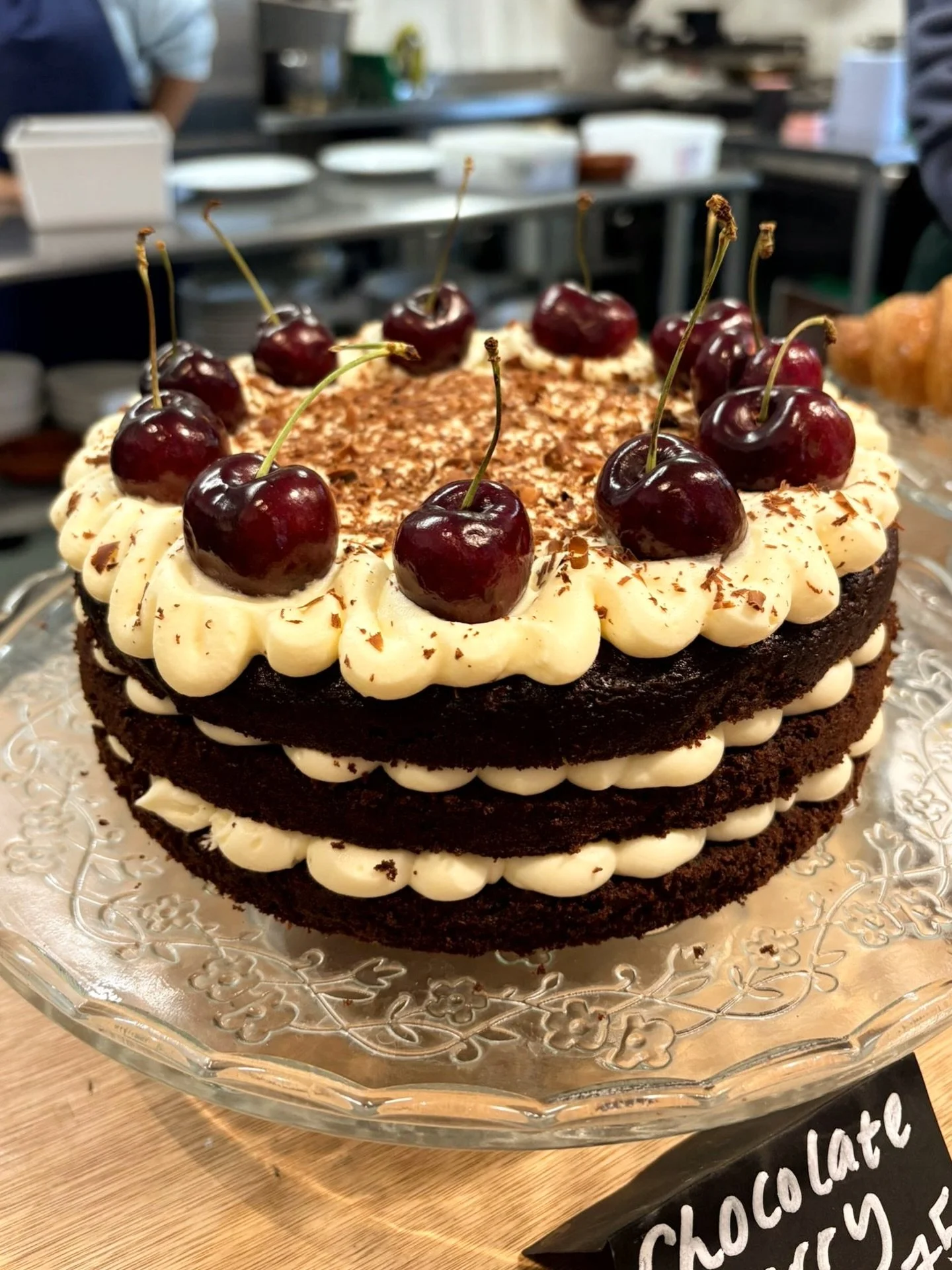 Chocolate and cherry cake 🍒

#cake #baking #surplus #zerowaste #cafe