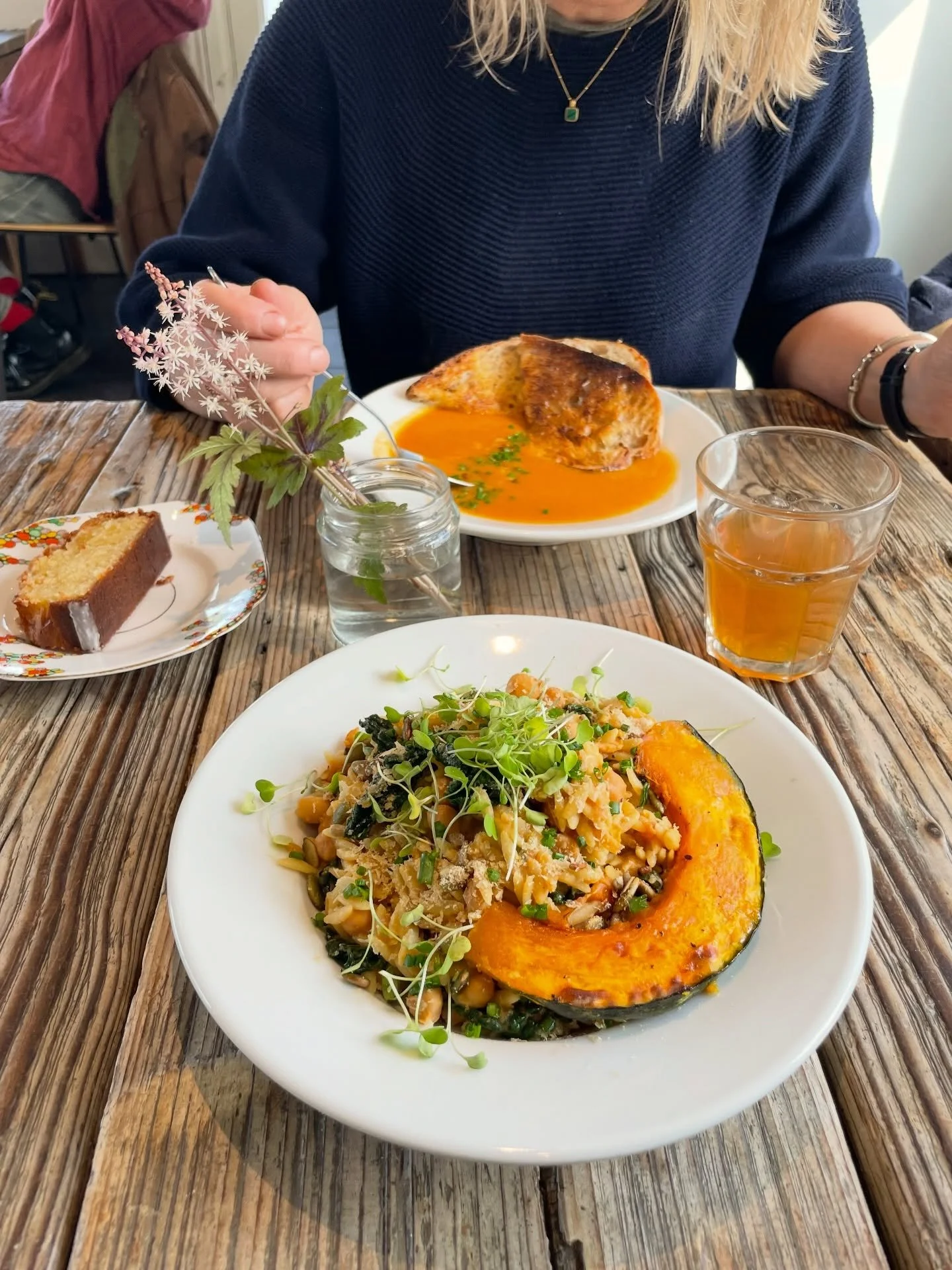 On the menu:

🥬 Chickpea orzo with roasted pumpkin &amp; cavolo nero

🍅 Roasted tomato, pepper &amp; chive soup 

🥪 Toasties and sandwiches

Plus cakes, pastries, @oldspikeroast coffee &amp; @fermentingjoy homemade kombucha.

#cafe #food #drinks #