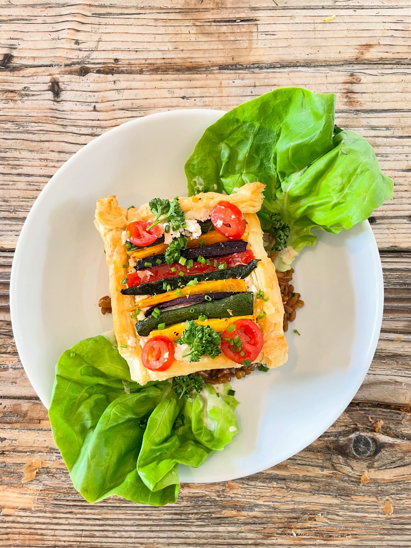 On the menu 🍴 

🥗 Courgette, carrot and feta galette with roasted red pepper spelt 

🥪 Falafel, hummus, cucumber, tomato, olive salad sandwich 

🥣 Sweet potato and leek soup - add bread or a mini toastie 

#lunch #cafe #food #brixton #loughboroug