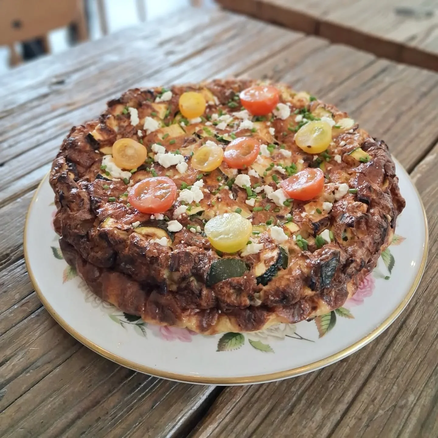 On the menu: feta frittata with capers, lemon zest and herb roasted potato salad, chickpea and courgette panzanella salad, and sweet chilli king oyster mushroom banh-mi.

🥪 Plus toasties and green pepper and leek soup.

And don't forget tomorrow Thu