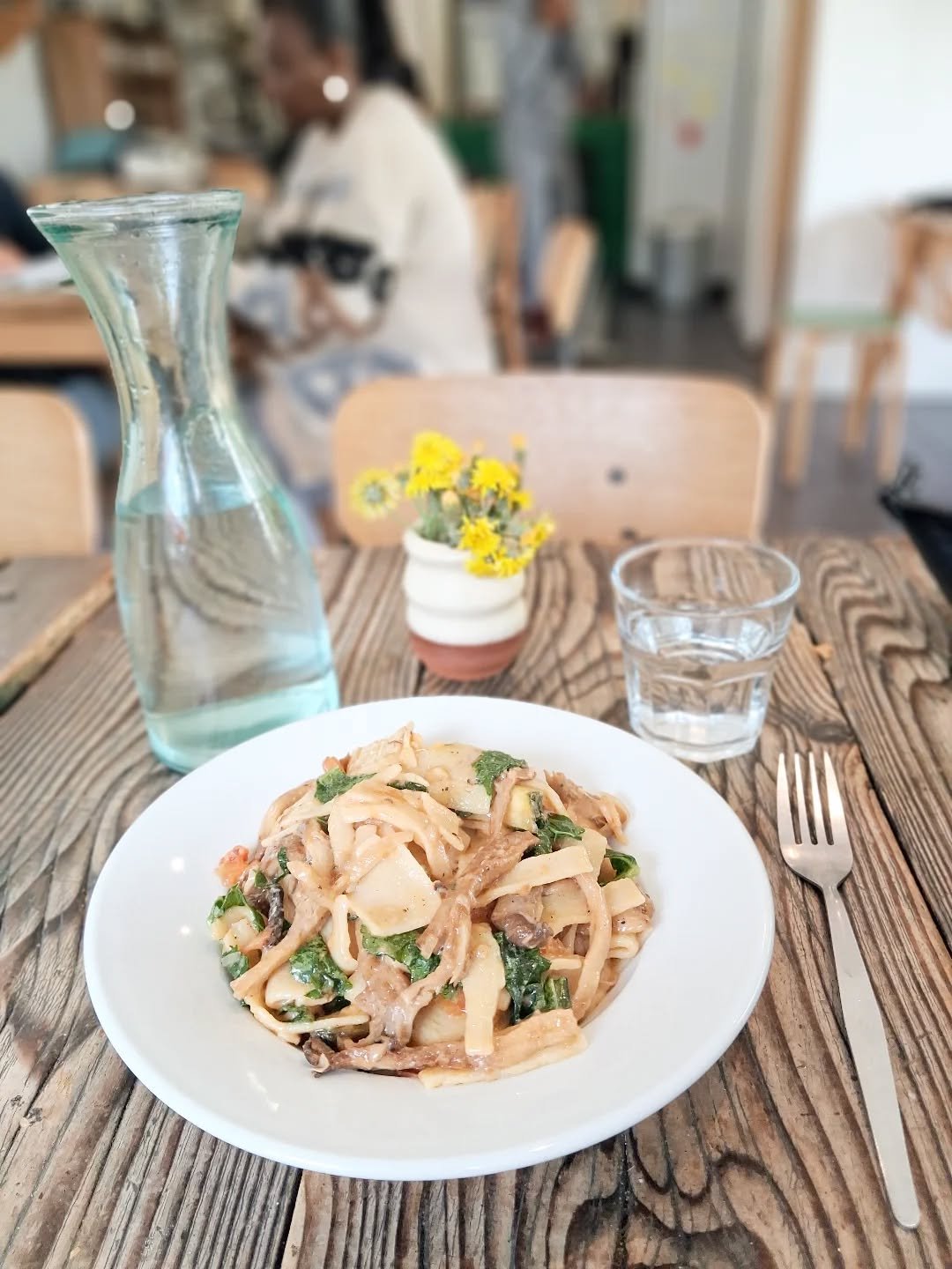 Oyster mushroom &amp; courgette pasta on the menu this week - and this happens to be vegan 🍄 

#lunch #caf&eacute; #plantbased #brixton #loughboroughjunction