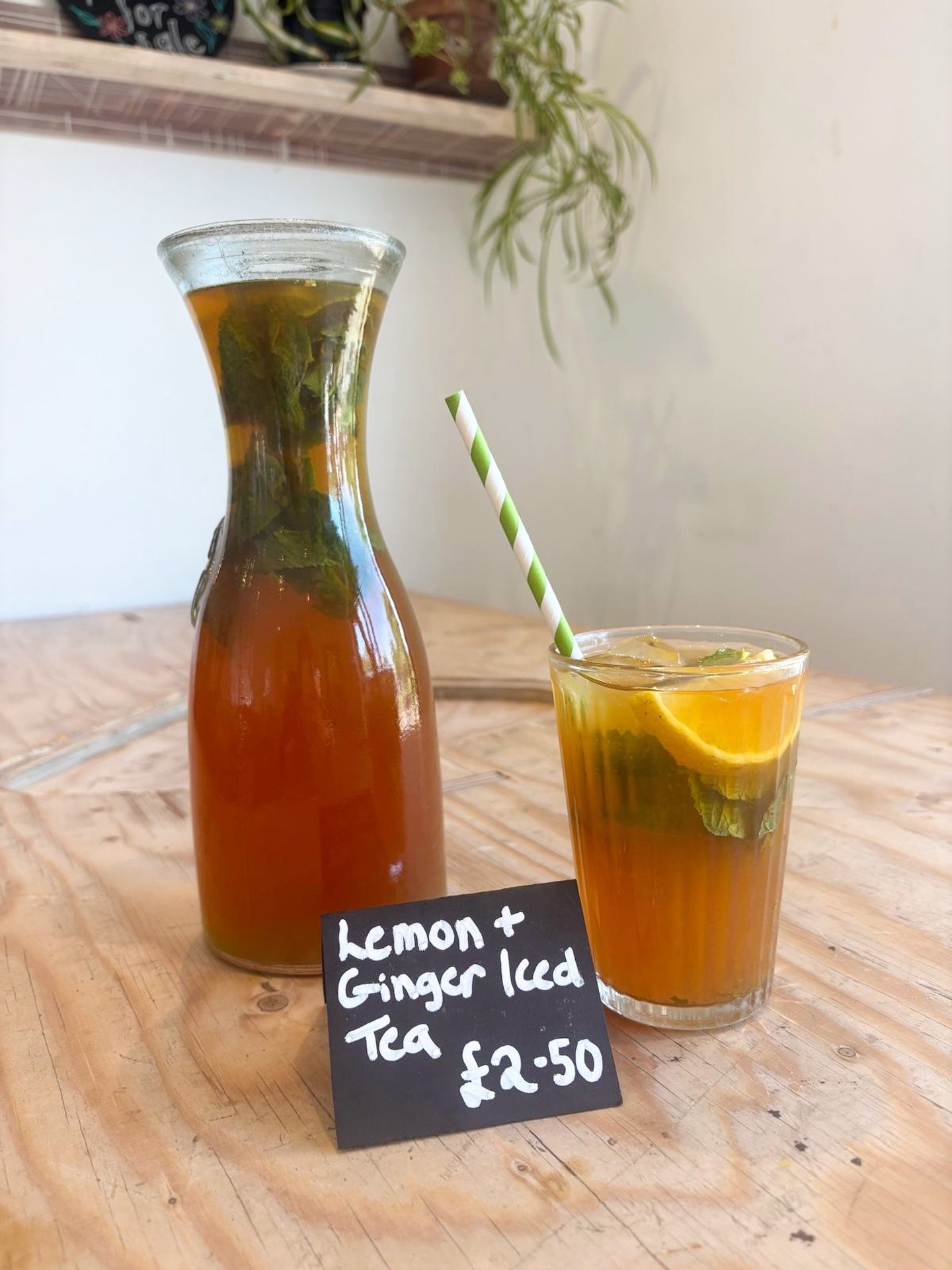 The sun is out and we&rsquo;ve got freshly made lemon &amp; ginger iced tea ready to keep you cool 🍹

Refined sugar free and sweetened with agave syrup.

Come and enjoy one in the sunshine ☀️

#cafe #drink #brixton #hernehill #loughboroughjunction