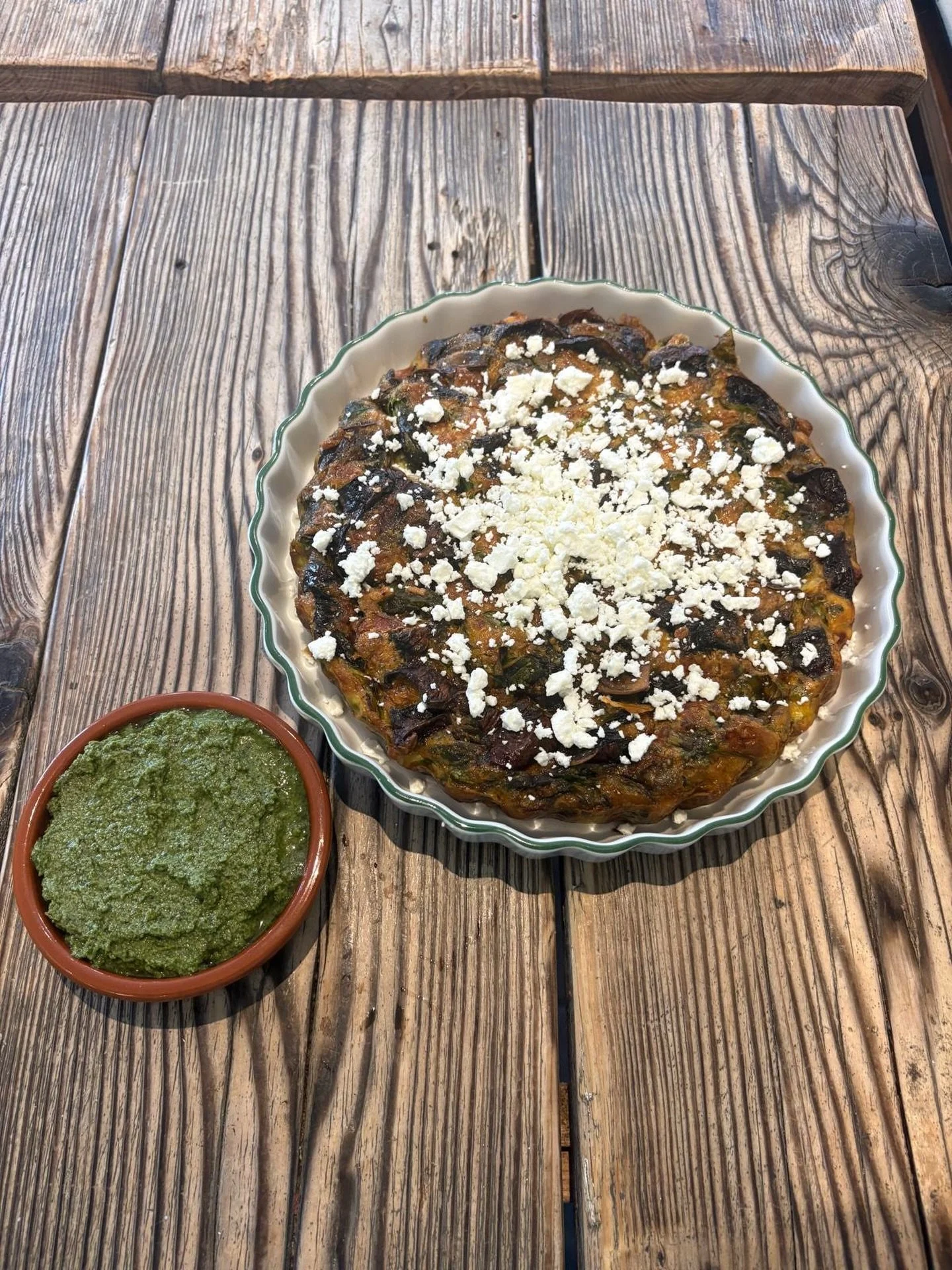 You say frittata, we say f̶r̶i̶t̶t̶a̶y̶t̶a̶ would you like pesto with that? 

Our homemade pesto pairs deliciously with our mushroom and spring onion frittata!

#lunch #food #vegetarian #cafe