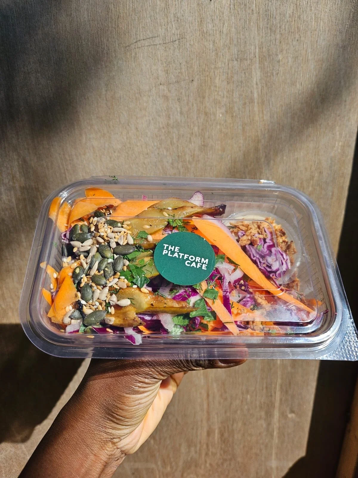 We&rsquo;ve got more options to take away with you&hellip;

🥗 fresh vegan salads
🥚 egg, carrot and tahini sauce pots
🥄 chia pots with fruit and yogurt (vegan / non vegan) 

And don&rsquo;t forget we&rsquo;re open every weekday from 7:45am!

See yo