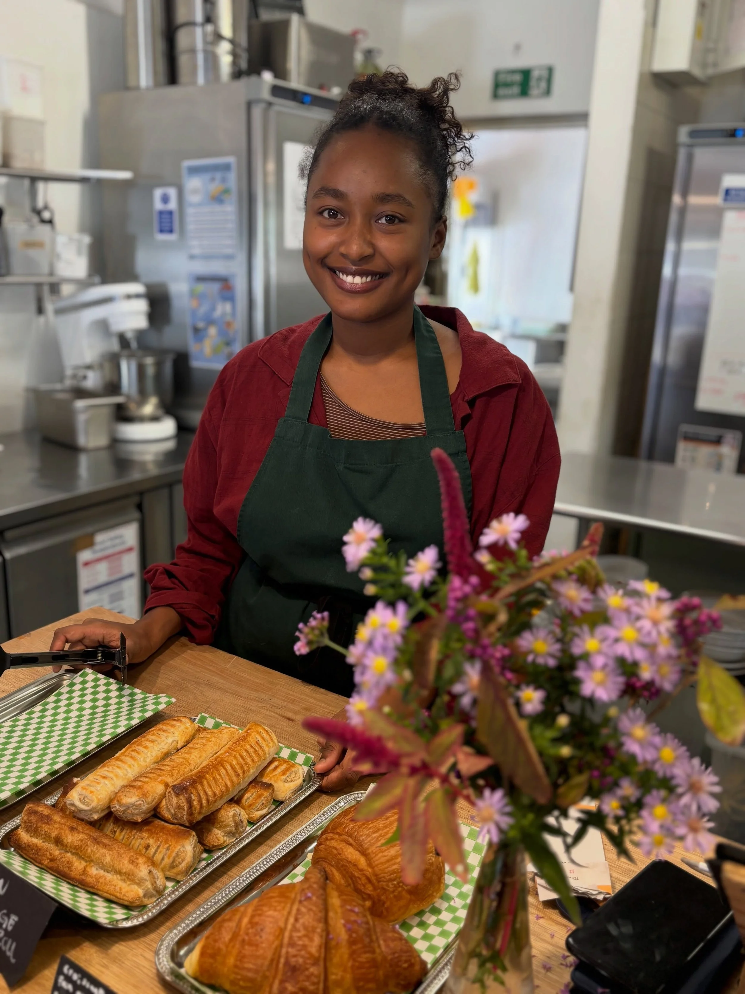 Meet Maya, our new Caf&eacute; Assistant at The Platform Cafe ☕

Maya is also an artist who makes sculptures - check out her Instagram to see her amazing work 👉 @mayajcampbell 

#cafe #community #artist #communitycafe #loughboroughjunction