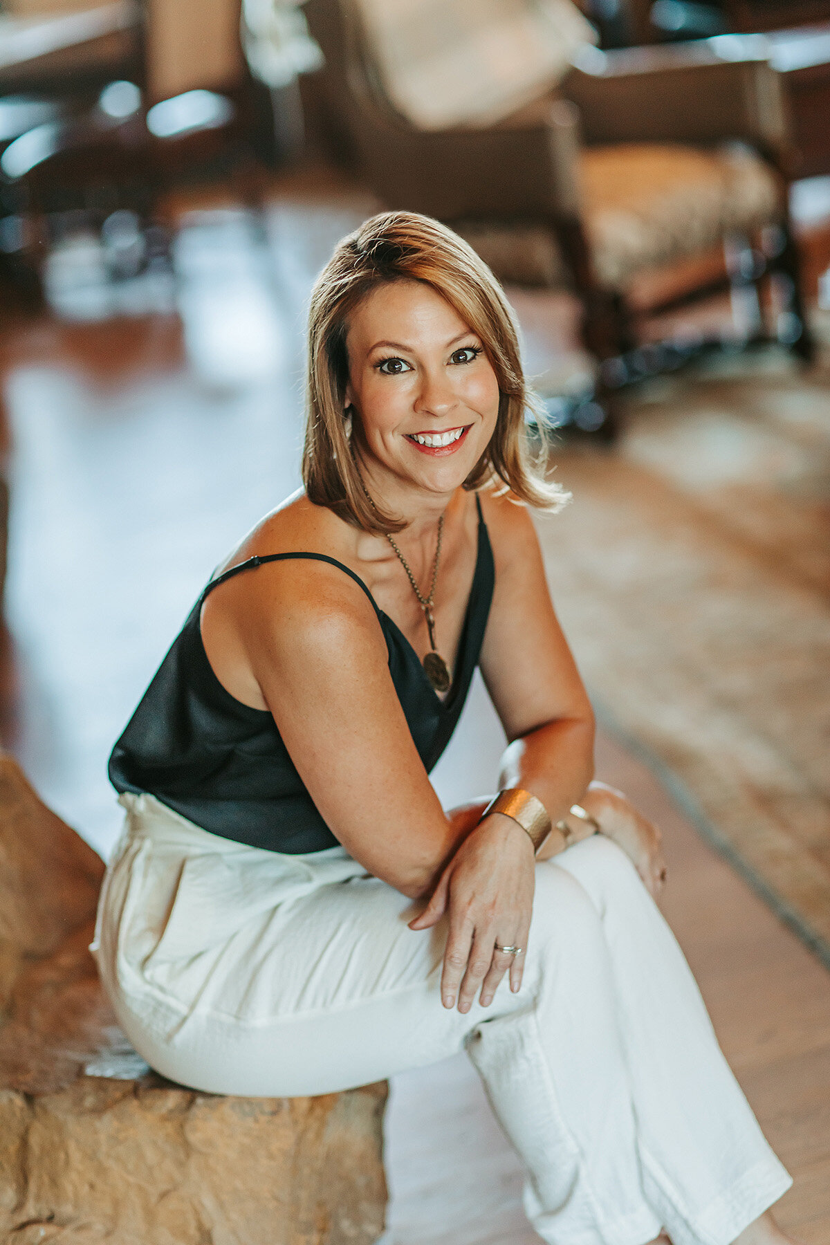 headshot9 interior designer swoon designs.jpg