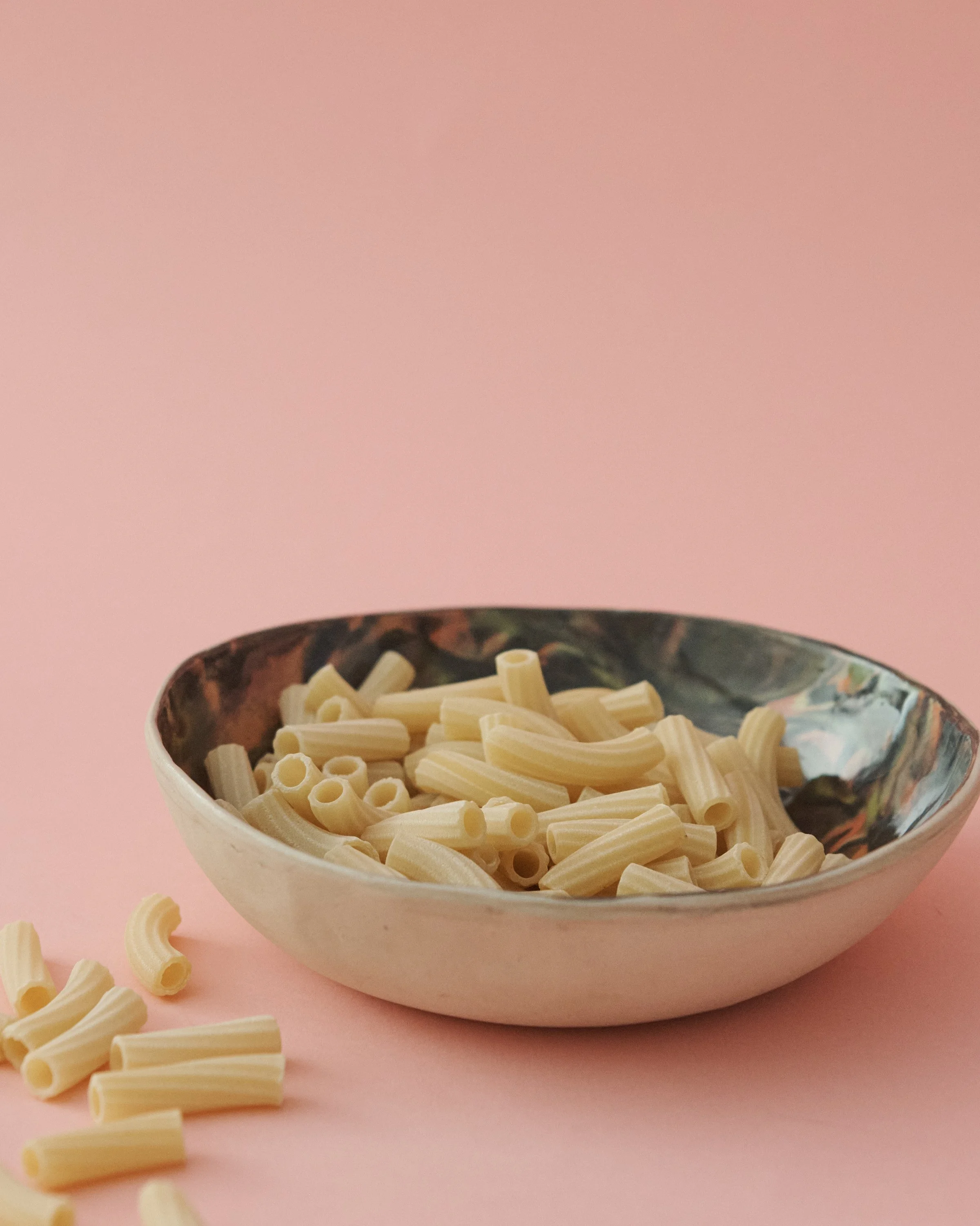 Bowls_BlackRainbowMarblePasta_Lifestyle_572.jpg