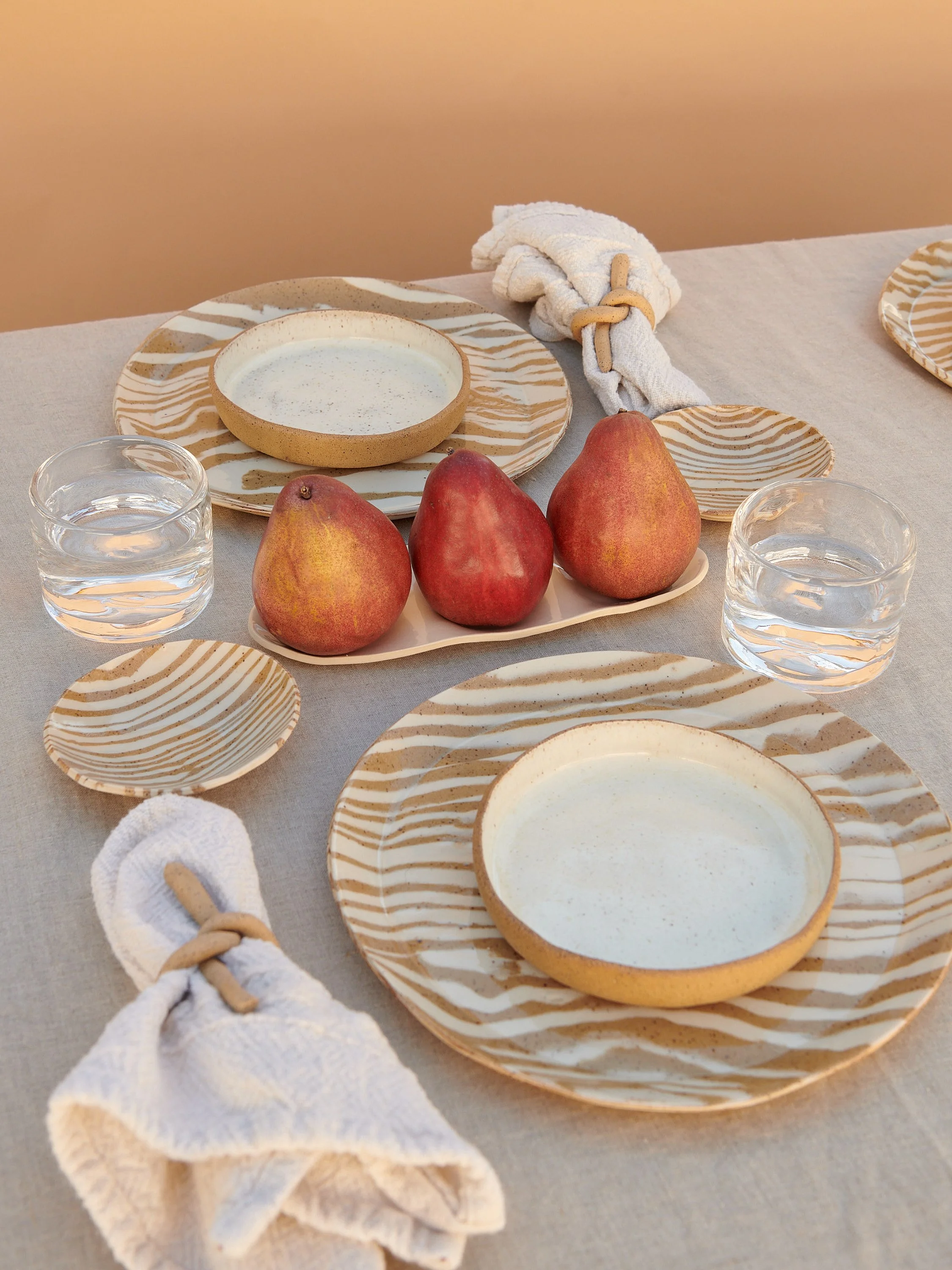 251119_04_OutdoorTablescapes_635.jpg