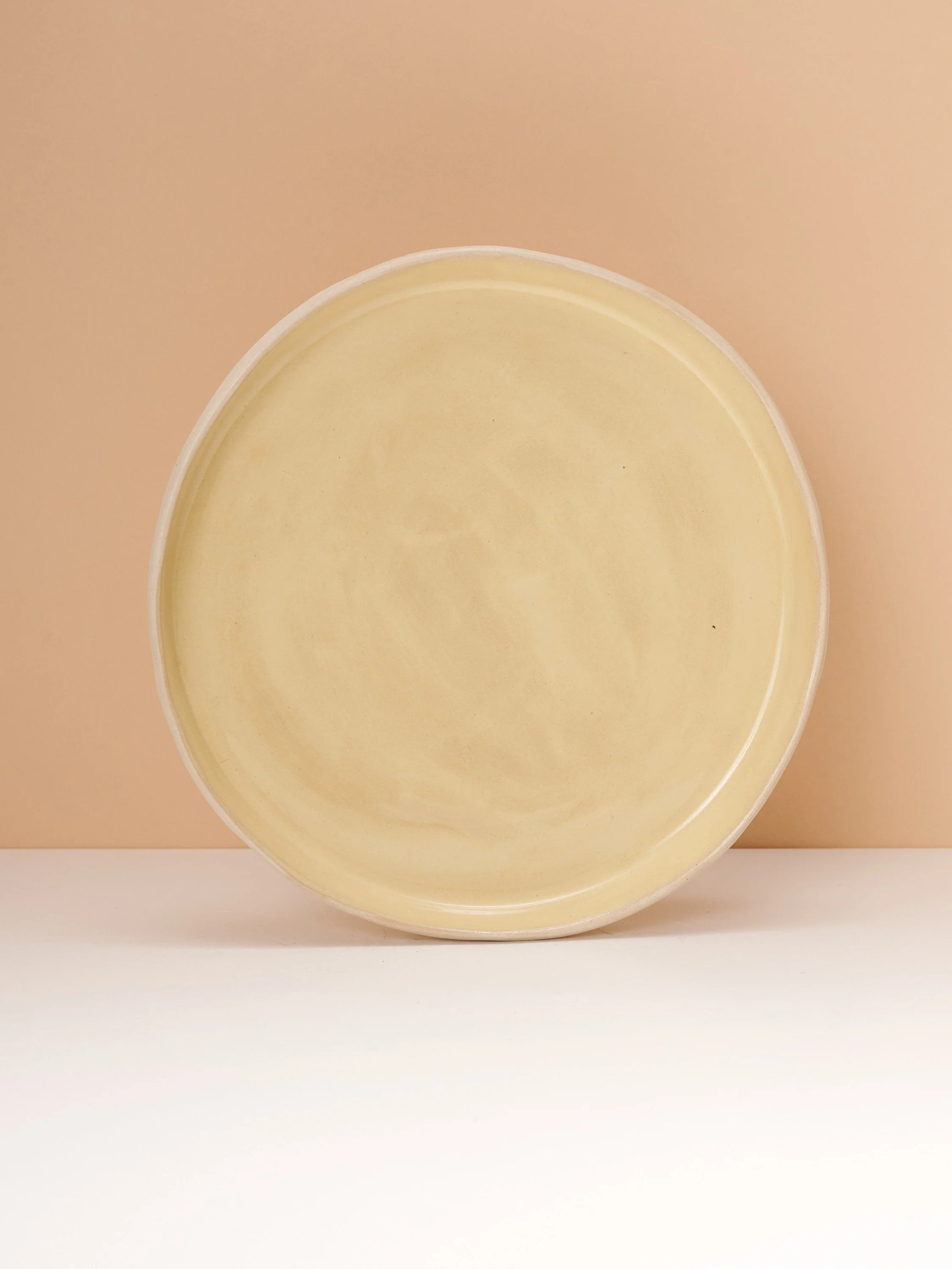 RoundServer_ButterYellow_Front_777.jpg