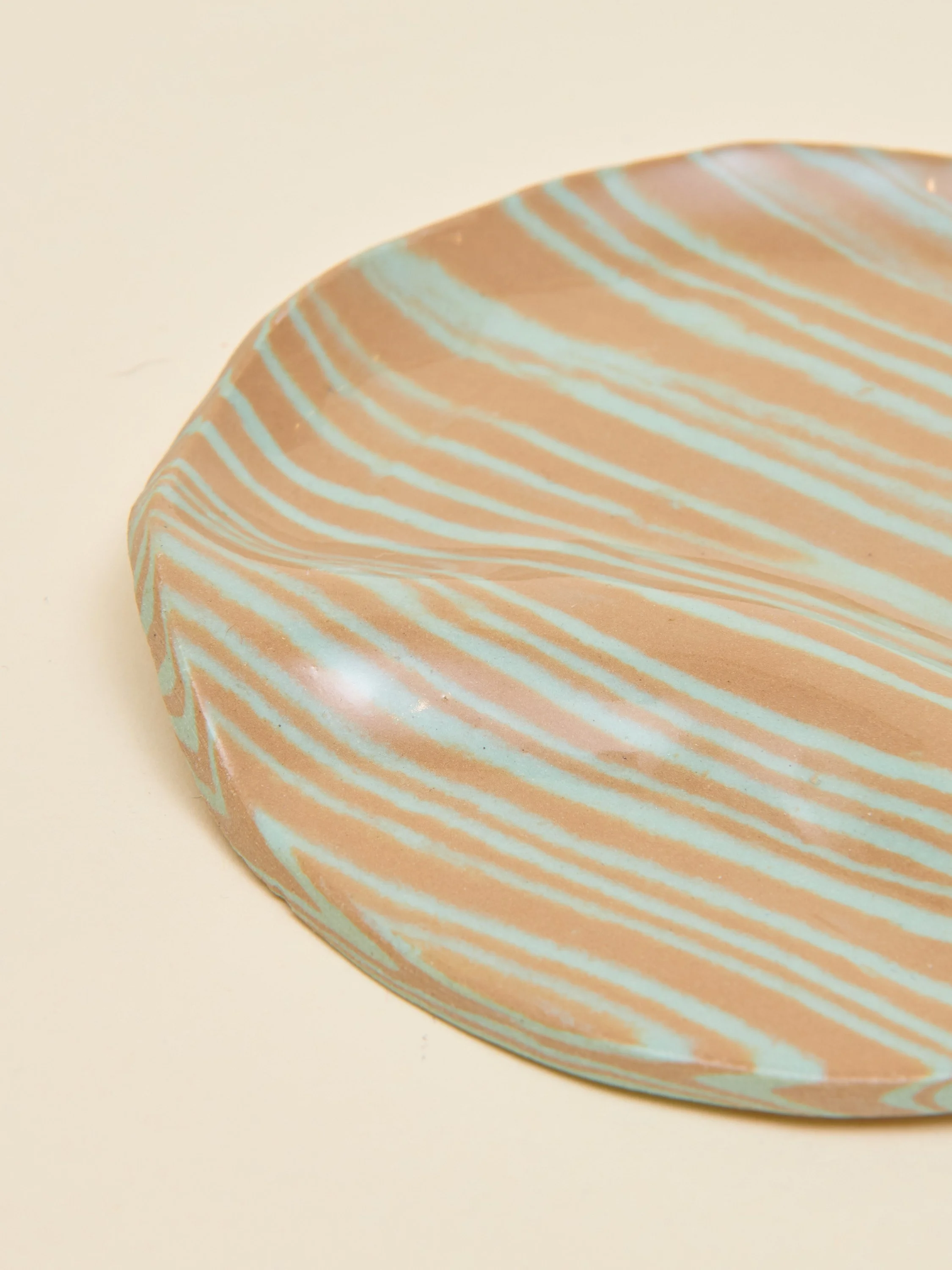 260522_OOAK_Brown+WhiteStripeMoonDish_244.jpg