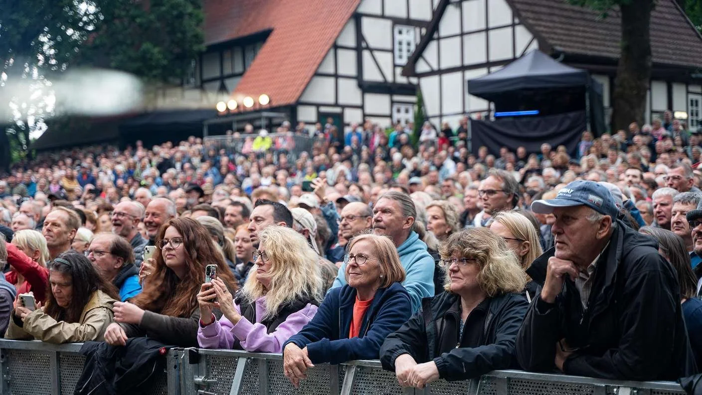 Foreigner begeistern Bassum: Open-Air-Konzert wird zur emotionalen Zeitreise durch 50 Jahre Rockgeschichte