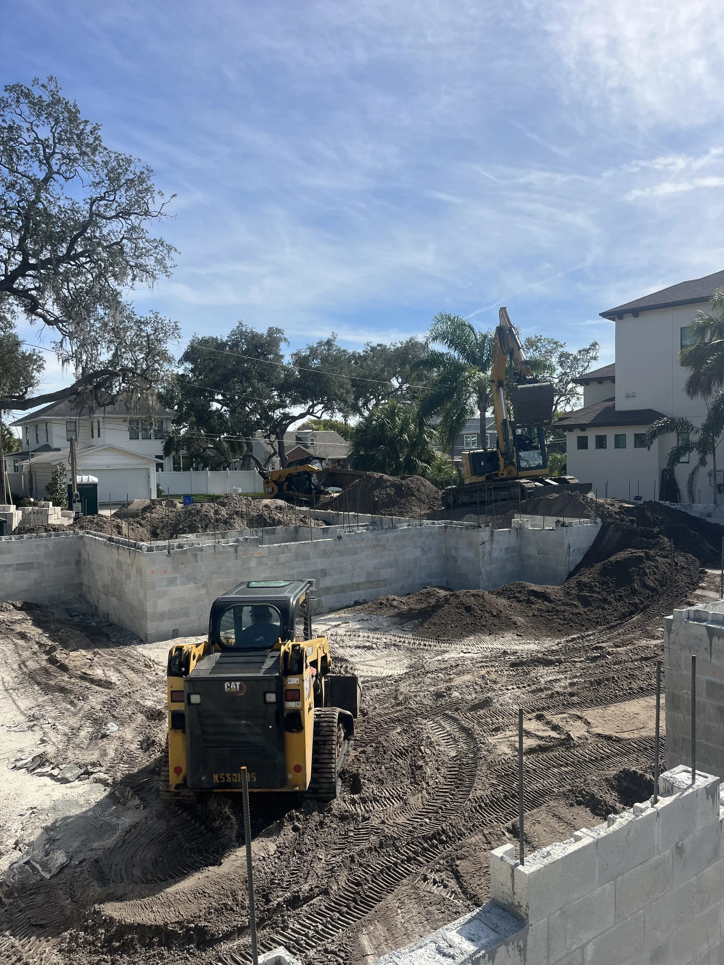CAT Skid steer dirt service for backfill