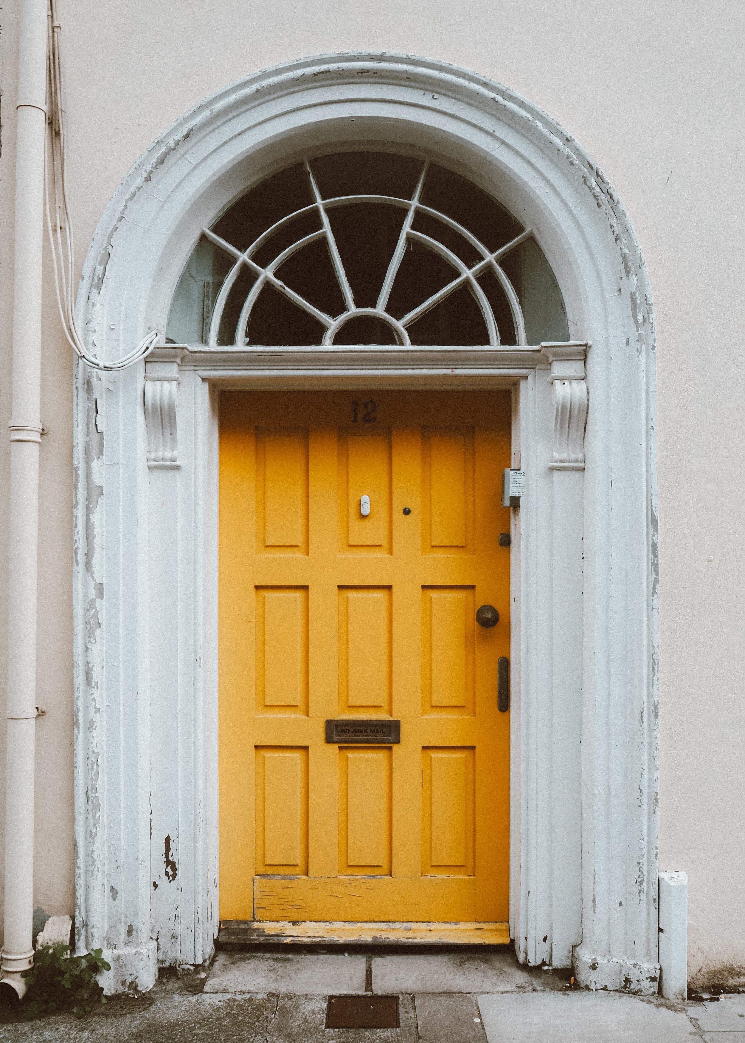 ka-me-li-J9VbNOJRzXM-unsplash.jpg