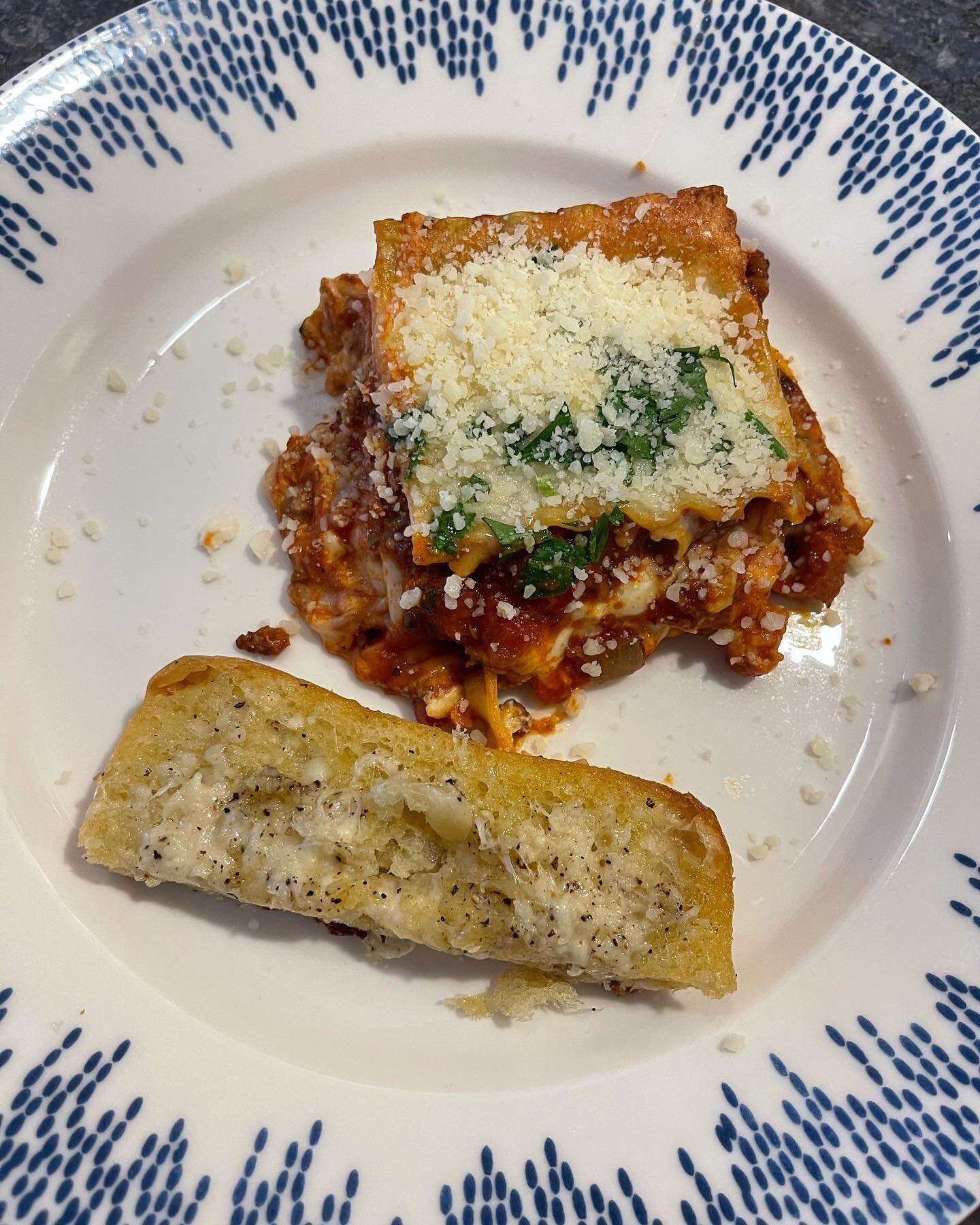 The Seriously Delicious Lasagna recipe is live! Click the link in my bio to get it today and add a some cheesy meaty goodness into your lives. 🤤 #italianfood #italianrecipes #dinnerideas #dinnerrecipes #lasagna #lasagnalover #cheesepull