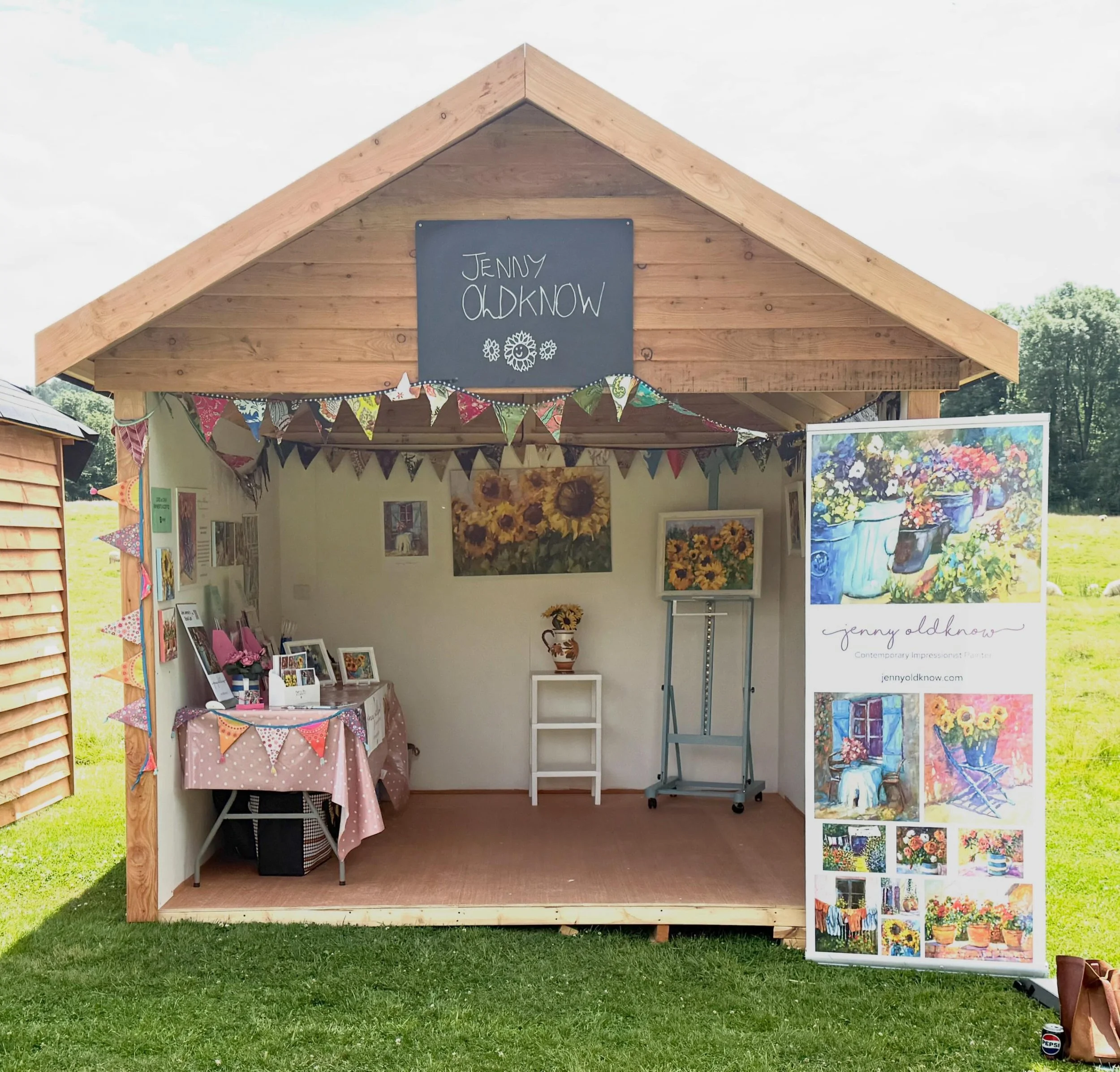 A few more pics of my base for the next three weekends. Tomorrow I'll be spending some time in the famous @hoptonhall rose gardens with my paints.

#derbyshireartist #hoptonhallgardens #MonthofArt #artforsale #derbyshire