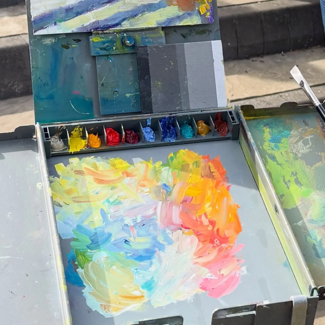 I can definitely recommend the @boxnpaint paint storage box for any plein air painter. It fits perfectly in my @strada.easel -it keeps paint separated and I remove it after use and pop it into the freezer to keep the paint fresh and useable for longe