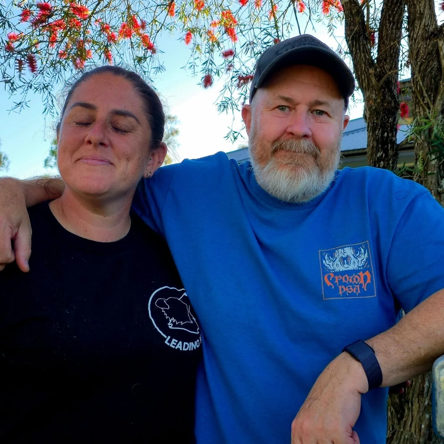 One last stop on the way home.

We were fortunate enough to spend some time with Glenn @glenncooketrainer and Nerelle @canine.ceuticals Cooke. 

Prior to that Zee got to be a pretend Army dog by jumping into an old Army fire truck. 

What a nice way 