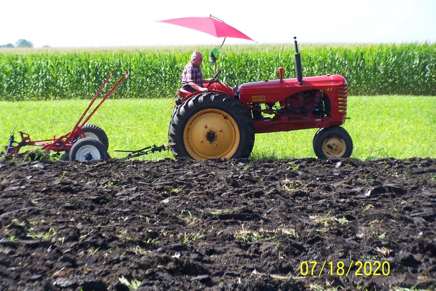 🚜 Flashback to a Massey-Harris 44 at our 2020 Plow Day! Who recognizes the driver?

Don&rsquo;t miss our 63rd Annual Show featuring Massey Harris-Ferguson and Caterpillar, July 17&ndash;20, 2025 at Spiess Farm in Manhattan, IL!

👉 More details: wil