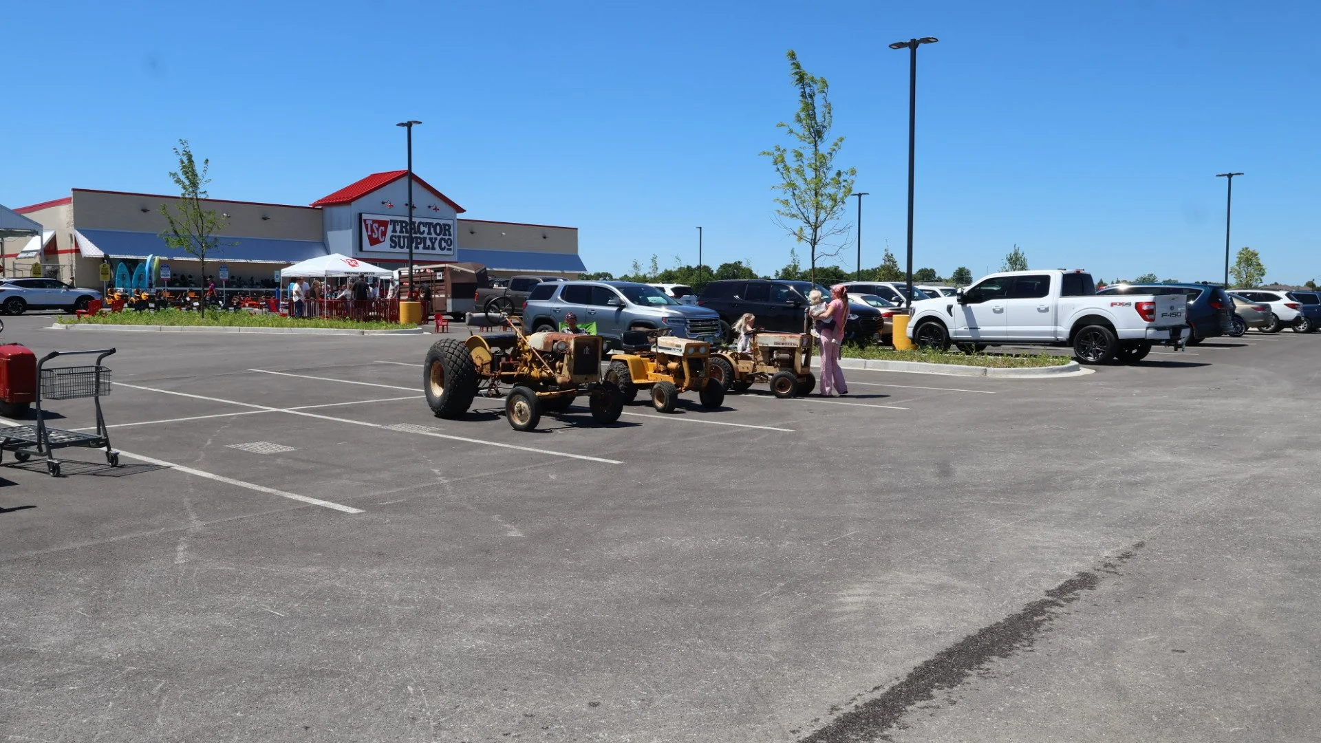 2025_TractorDiscoveryDay (25).JPG