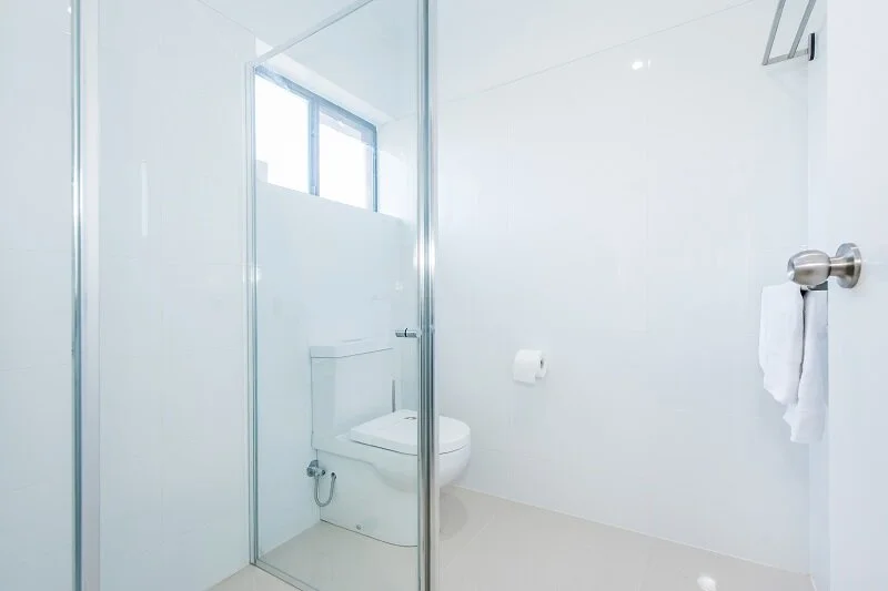 b. Casa-Nostra-Motel-Bathroom-Small.jpg