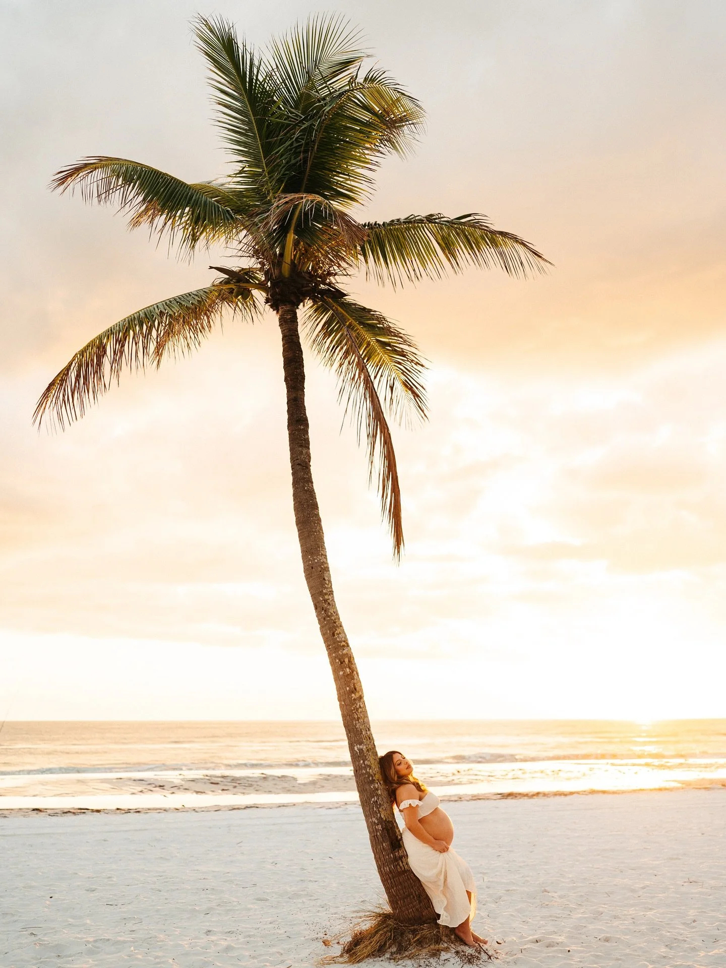 I&rsquo;m unwell &hellip; can we appreciate all this beauty 🤍

honored to have captured an amazing makeup artist that not only makes woman feel beautiful but truly brings out so much beauty in them 🫶🏼

not going to lie my jaw is literally on the f