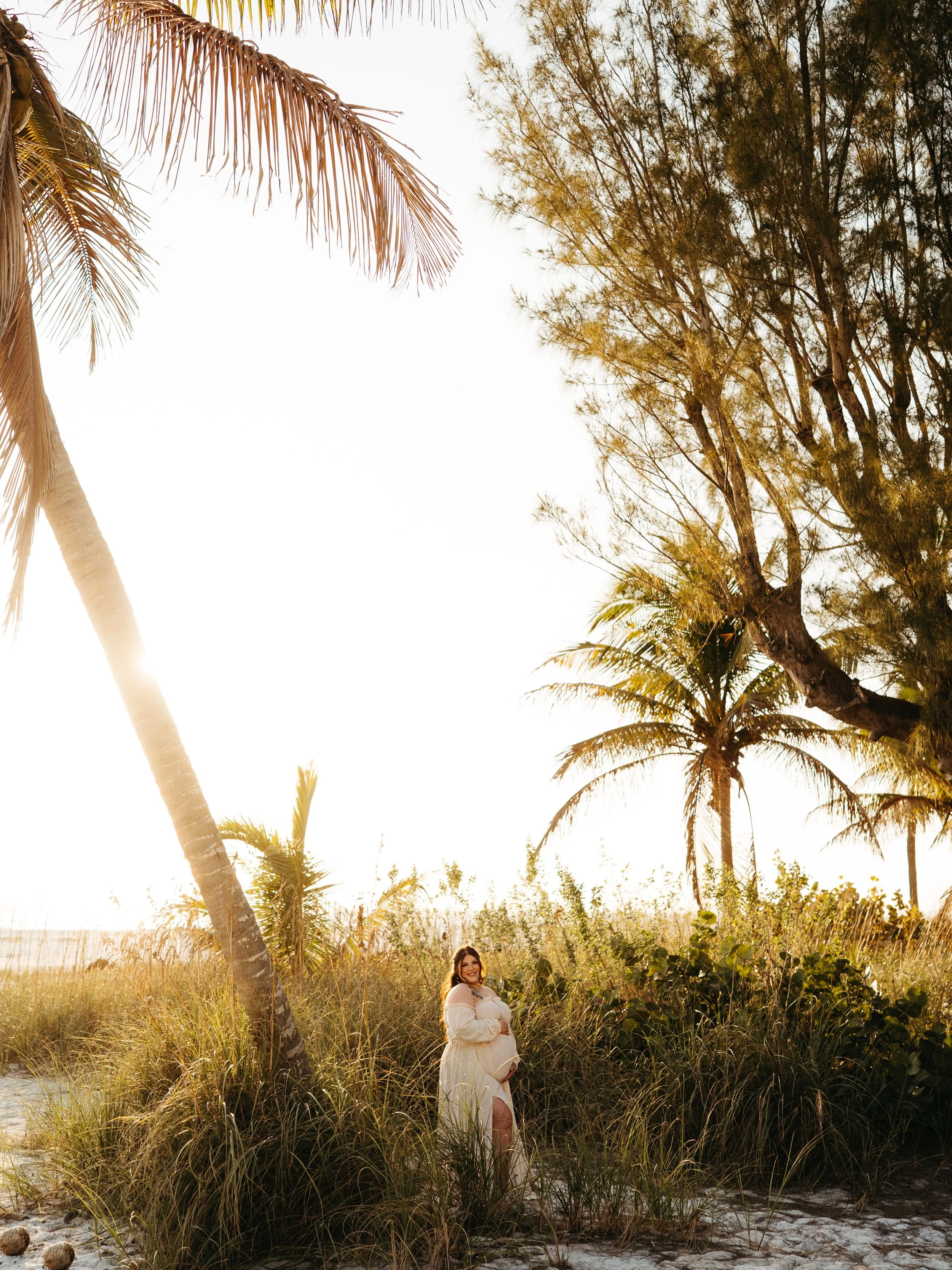 A maternity turned? Yes keep swiping it happens 💍🤭😍

Couldn&rsquo;t be more honored and excited to capture this surprise proposal 🥹🥹 

I was so anxious to go over to the beach to watch it happen already - ya girl was not okay this day 🥹😭😭💛

