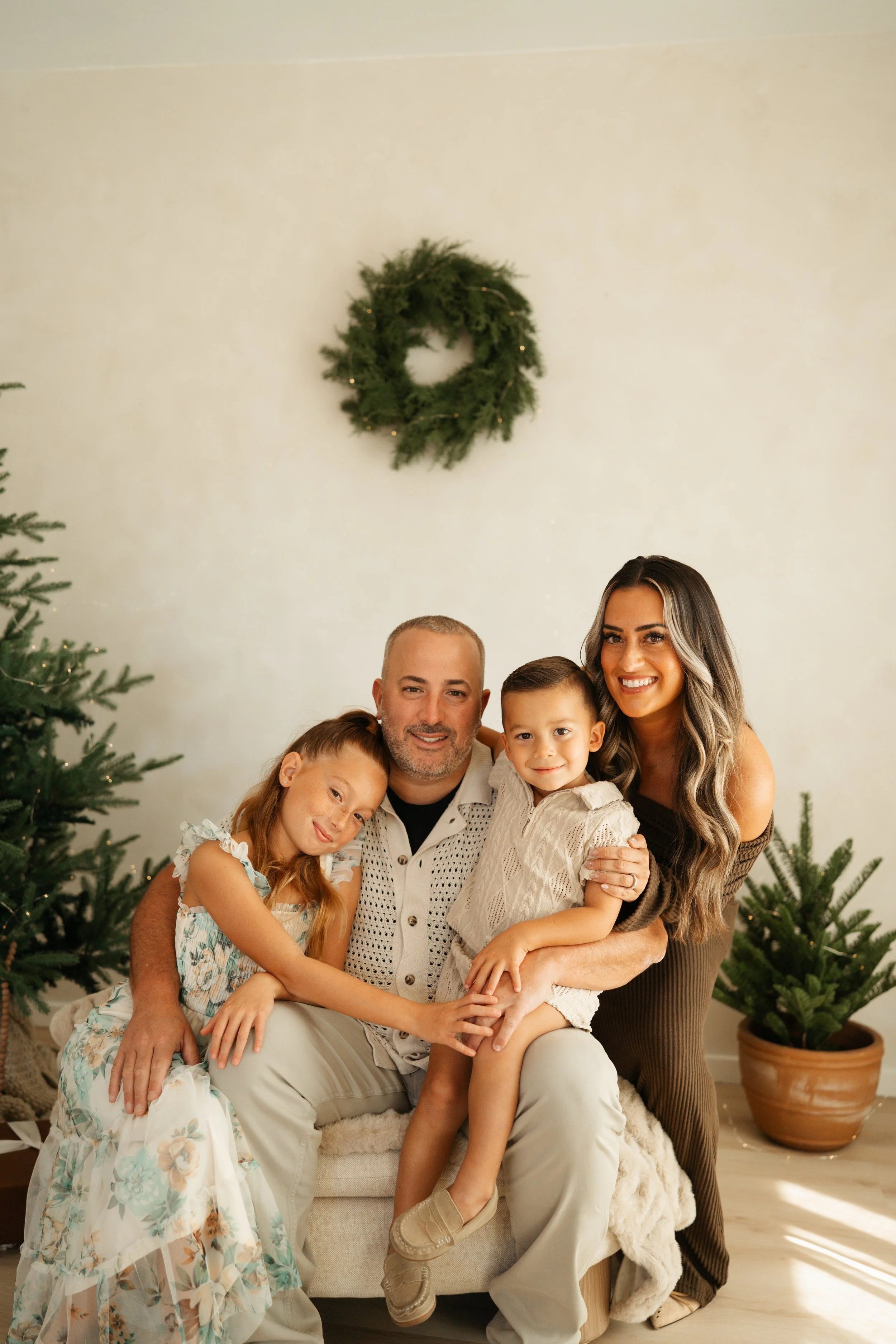 Cozy-Christmas-Mini-Photoshoot-Studio-Fort-Myers-Florida-Norma-Garcia-Photography-Amanda-G-6.jpg